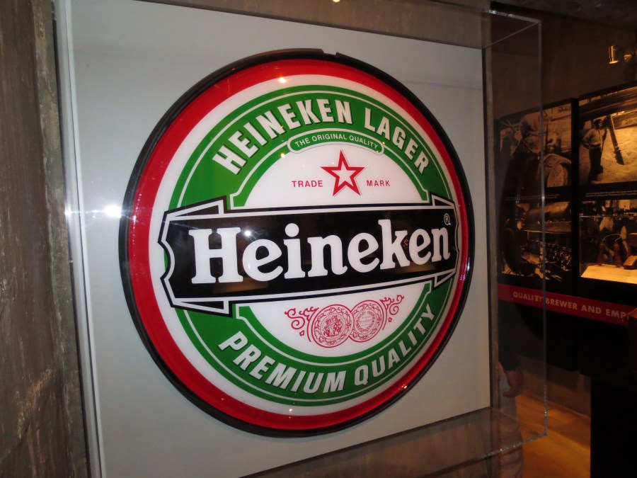 Heinken beer logo