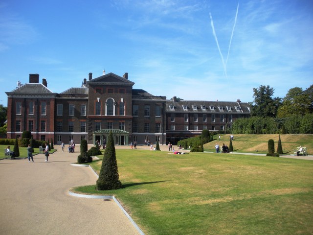 a view of Kensington Palace in London