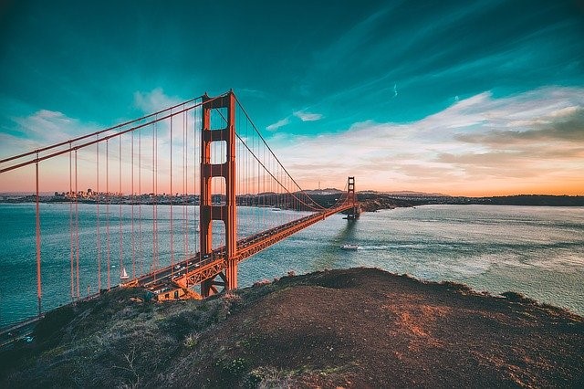 Best ways to experience San Francisco, looking at the Golden Gate Bridge