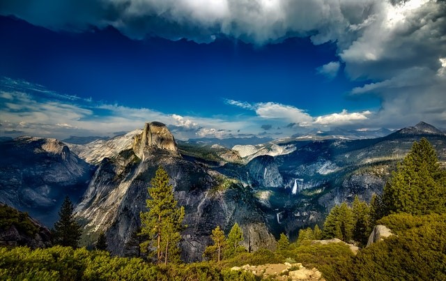 A beautiful view of Yosemite Falls